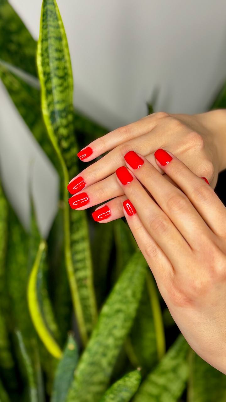 خدمات ناخن سالن ندا بیات