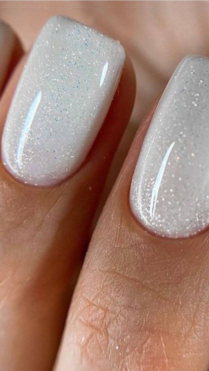 خدمات ناخن سالن ندا بیات